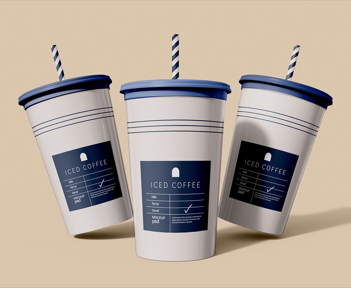 带吸管冰沙杯/冷饮杯样机 Smoothie Cups with Straw Mockup