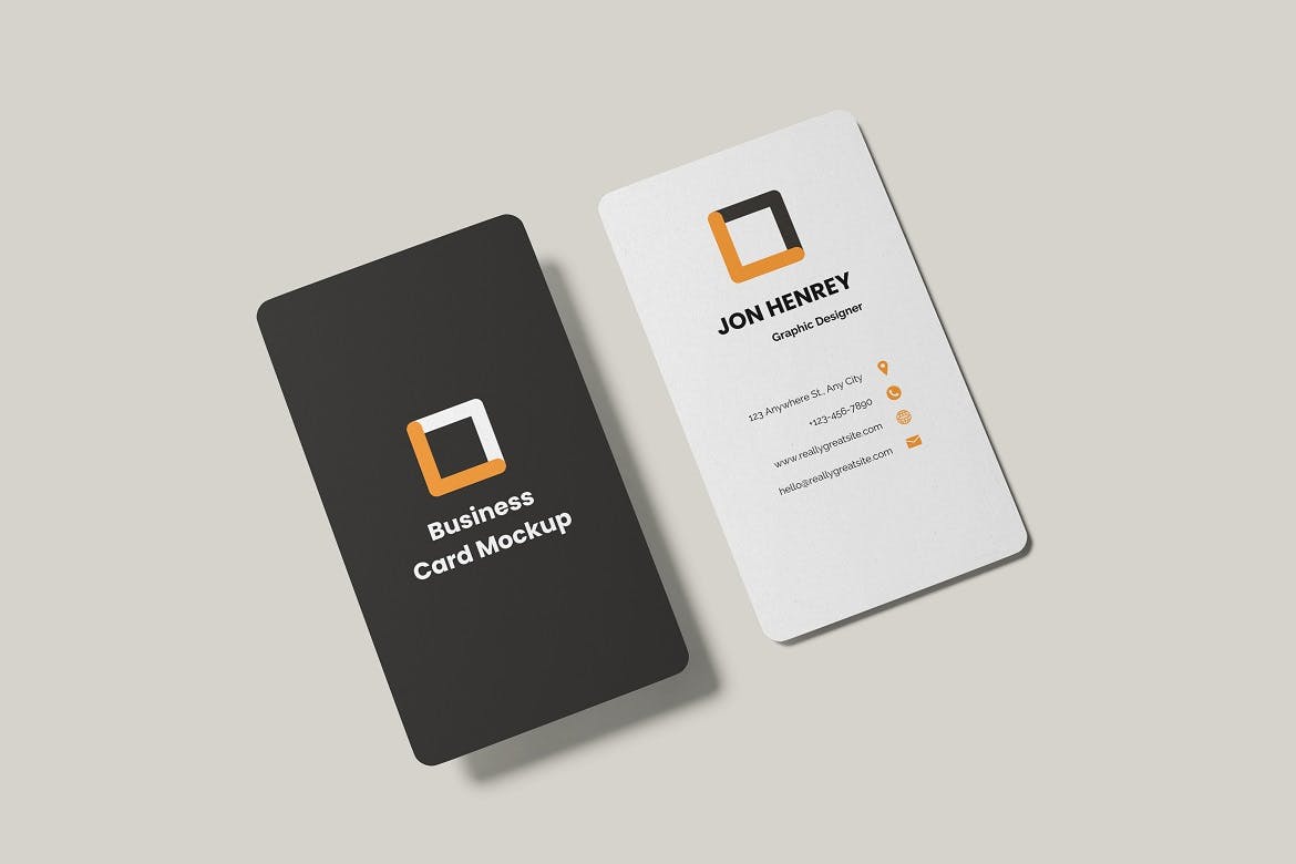 垂直圆角名片样机模板 Vertical Business Card Mockup